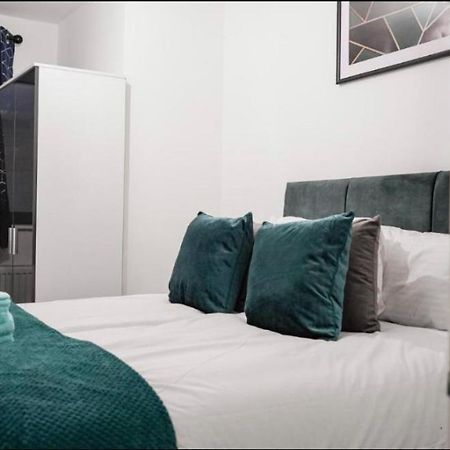 Two Bedrooms, Two Bath, Up To 3 Beds 1 Sofa - Slough Windsor Legoland ภายนอก รูปภาพ