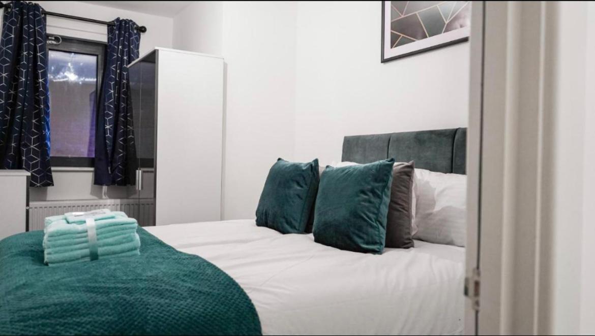 Two Bedrooms, Two Bath, Up To 3 Beds 1 Sofa - Slough Windsor Legoland ภายนอก รูปภาพ